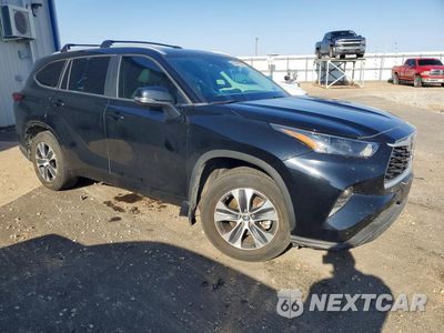 Czwarte zdjęcie samochodu z boku: 2024 TOYOTA HIGHLANDER XLE VIN:5TDKDRAH9RS049861 - miniatura