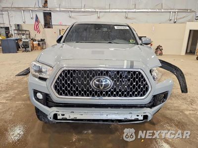 Piąte zdjęcie samochodu w środku: 2019 TOYOTA TACOMA TRD OFF-ROAD VIN:3TMCZ5ANXKM275787 - miniatura