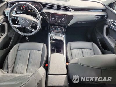 Zdjęcie 8 z 14 samochodu: 2024 AUDI Q8 E-TRON PREMIUM VIN:WA14AAGE8RB057919 - miniatura