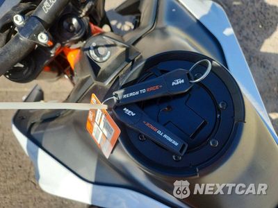 Zdjęcie 8 z 9 samochodu: 2021 KTM 890 DUKE R VIN:VBKTU9405MM808356 - miniatura
