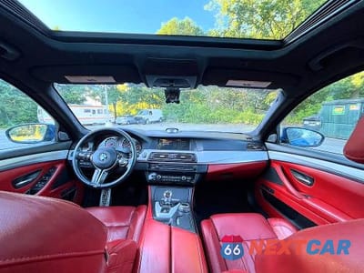 Zdjęcie 10 z 14 samochodu: 2013 BMW M5 VIN:WBSFV9C50DD096758 - miniatura