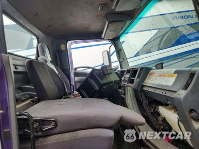 Piąte zdjęcie samochodu w środku: 2015 ISUZU NPR HD SWEEPER TRUCK VIN:54DC4W1B4FS800619 - miniatura