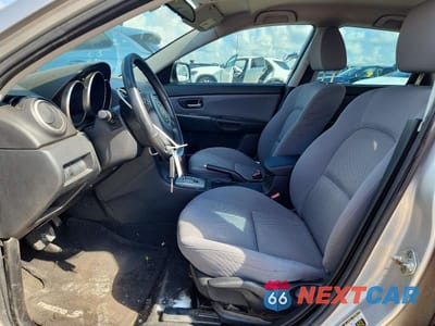 Zdjęcie 7 z 12 samochodu: 2007 MAZDA 3 HATCHBACK VIN:JM1BK143971646400 - miniatura