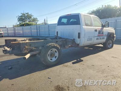 Trzecie zdjęcie samochodu z tyłu: 2005 GMC SIERRA C2500 HEAVY DUTY VIN:1GDHC232X6F126340 - miniatura