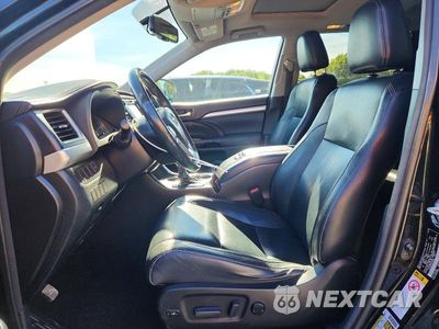 Zdjęcie 7 z 13 samochodu: 2016 TOYOTA HIGHLANDER XLE VIN:5TDJKRFH0GS295592 - miniatura