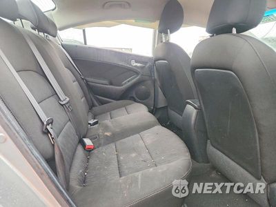 Zdjęcie 10 z 12 samochodu: 2016 KIA FORTE LX VIN:KNAFK4A65G5568284 - miniatura