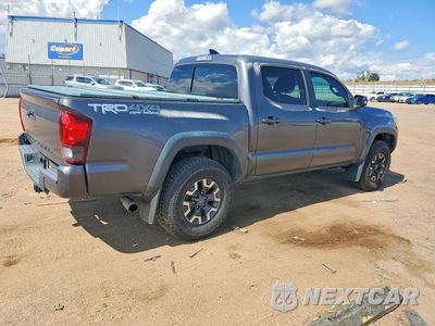 Trzecie zdjęcie samochodu z tyłu: 2018 TOYOTA TACOMA TRD OFF-ROAD VIN:3TMCZ5AN7JM132052 - miniatura