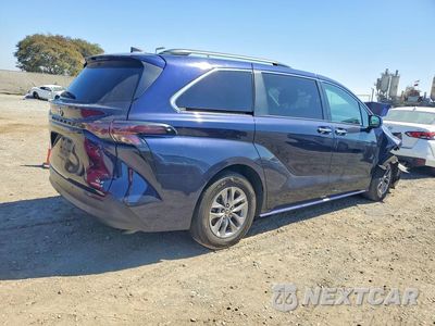 Trzecie zdjęcie samochodu z tyłu: 2023 TOYOTA SIENNA XLE VIN:5TDYRKEC4PS156928 - miniatura