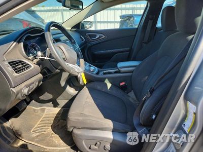 Zdjęcie 7 z 12 samochodu: 2015 CHRYSLER 200 LIMITED VIN:1C3CCCAB1FN758385 - miniatura