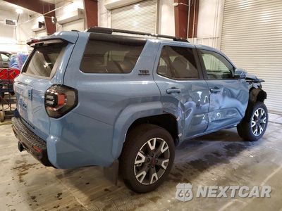 Trzecie zdjęcie samochodu z tyłu: 2026 TOYOTA 4RUNNER TRD SPORT VIN:JTEVA5BR8T5139422 - miniatura