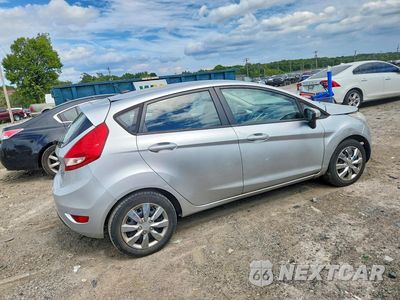 Trzecie zdjęcie samochodu z tyłu: 2013 FORD FIESTA SE VIN:3FADP4EJ7DM227278 - miniatura
