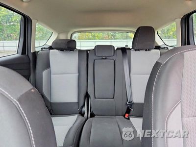 Zdjęcie 10 z 13 samochodu: 2019 FORD ESCAPE SE VIN:1FMCU9GD1KUB17768 - miniatura