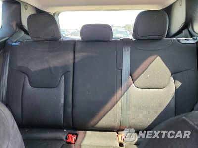 Zdjęcie 10 z 13 samochodu: 2018 JEEP RENEGADE SPORT VIN:ZACCJBAB4JPH73765 - miniatura