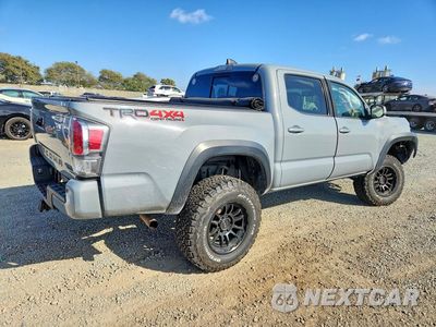 Trzecie zdjęcie samochodu z tyłu: 2021 TOYOTA TACOMA TRD OFF-ROAD VIN:3TYCZ5AN4MT042821 - miniatura