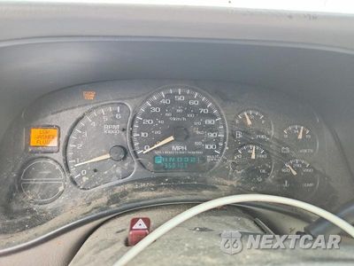 Zdjęcie 9 z 12 samochodu: 2002 CHEVROLET SUBURBAN C1500 VIN:1GNEC16Z22J227705 - miniatura
