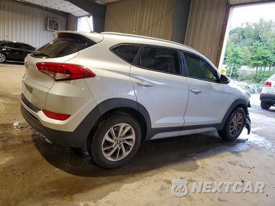 Trzecie zdjęcie samochodu z tyłu: 2017 HYUNDAI TUCSON SE VIN:KM8J33A40HU400722 - miniatura