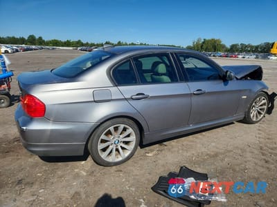 Trzecie zdjęcie samochodu z tyłu: 2011 BMW 3ER I VIN:WBAPH7G53BNN06457 - miniatura