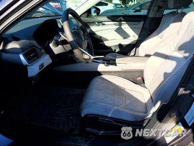 Zdjęcie 7 z 12 samochodu: 2018 HONDA ACCORD LX VIN:1HGCV1F19JA148391 - miniatura