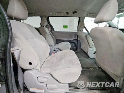 Zdjęcie 11 z 14 samochodu: 2020 TOYOTA SIENNA L VIN:5TDZZ3DC0LS085572 - miniatura