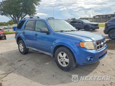 Czwarte zdjęcie samochodu z boku: 2010 FORD ESCAPE XLT VIN:1FMCU0DG9AKB89905 - miniatura
