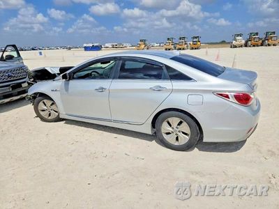 Drugie zdjęcie samochodu z przodu: 2015 HYUNDAI SONATA HYBRID BASE VIN:KMHEC4A43FA134280 - miniatura