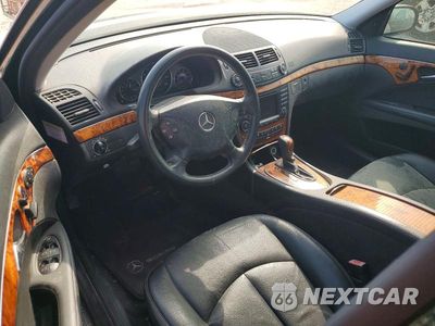 Zdjęcie 8 z 13 samochodu: 2006 MERCEDES-BENZ E 350 VIN:WDBUF56J76A964674 - miniatura