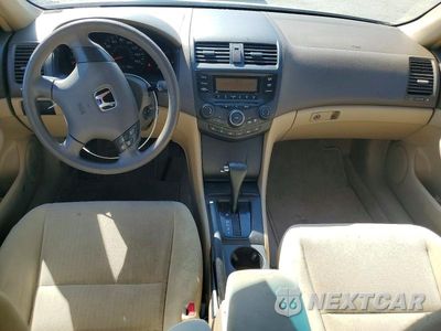 Zdjęcie 8 z 12 samochodu: 2004 HONDA ACCORD LX VIN:1HGCM56354A043640 - miniatura