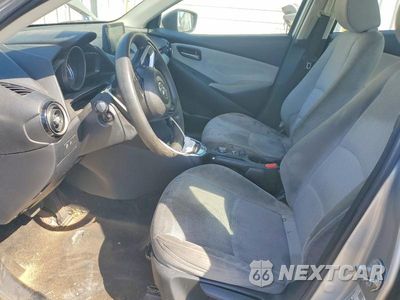 Zdjęcie 7 z 12 samochodu: 2019 TOYOTA YARIS LE VIN:3MYDLBYV5KY515686 - miniatura
