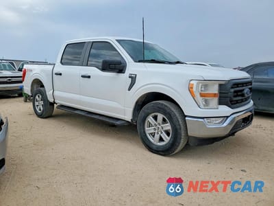 Czwarte zdjęcie samochodu z boku: 2022 FORD F150 SUPERCREW VIN:1FTFW1E54NKE06653 - miniatura