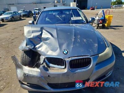 Piąte zdjęcie samochodu w środku: 2011 BMW 3ER I VIN:WBAPH7G53BNN06457 - miniatura