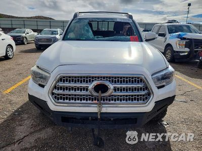 Piąte zdjęcie samochodu w środku: 2017 TOYOTA TACOMA TRD OFF-ROAD VIN:3TMCZ5AN0HM054952 - miniatura