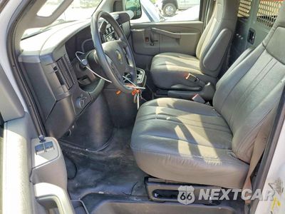 Zdjęcie 7 z 13 samochodu: 2017 CHEVROLET EXPRESS G2500 VIN:1GCWGAFG6H1107124 - miniatura