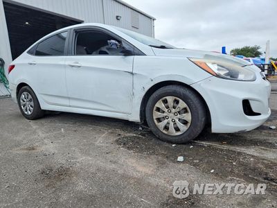 Czwarte zdjęcie samochodu z boku: 2017 HYUNDAI ACCENT SE VIN:KMHCT4AE7HU363546 - miniatura