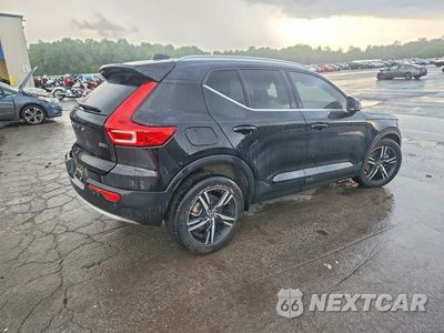 Trzecie zdjęcie samochodu z tyłu: 2024 VOLVO XC40 CORE VIN:YV4L12UK4R2339165 - miniatura
