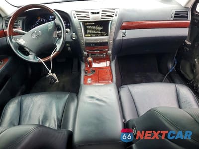 Zdjęcie 8 z 13 samochodu: 2007 LEXUS LS 460 VIN:JTHBL46F375036344 - miniatura
