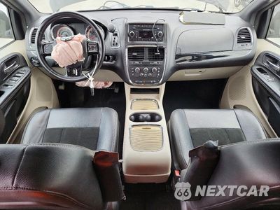 Zdjęcie 8 z 13 samochodu: 2016 DODGE GRAND CARAVAN SXT VIN:2C4RDGCG5GR276347 - miniatura