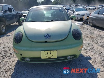 Piąte zdjęcie samochodu w środku: 2002 VOLKSWAGEN NEW BEETLE GLX VIN:3VWDD21C52M403477 - miniatura
