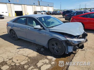 Czwarte zdjęcie samochodu z boku: 2022 HYUNDAI ELANTRA SEL VIN:KMHLM4AG3NU363649 - miniatura