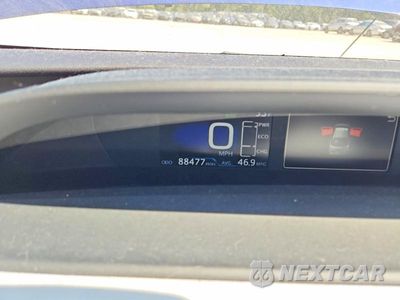 Zdjęcie 9 z 12 samochodu: 2018 TOYOTA PRIUS TWO VIN:JTDKBRFU8J3583306 - miniatura