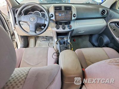 Zdjęcie 8 z 14 samochodu: 2006 TOYOTA RAV4 BASE VIN:JTMBK33V466003470 - miniatura