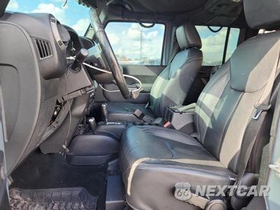 Zdjęcie 7 z 12 samochodu: 2015 JEEP WRANGLER UNLIMITED SPORT VIN:1C4BJWDG3FL588631 - miniatura
