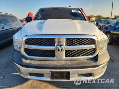 Piąte zdjęcie samochodu w środku: 2019 RAM 1500 CLASSIC TRADESMAN VIN:3C6JR6DT4KG669735 - miniatura