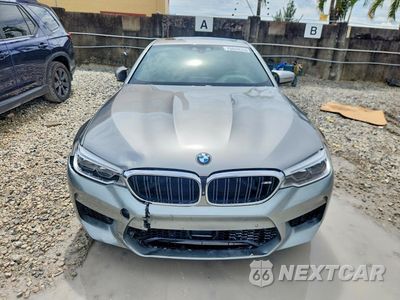 Piąte zdjęcie samochodu w środku: 2019 BMW M5 VIN:WBSJF0C54KB284310 - miniatura
