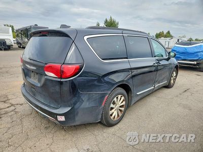 Trzecie zdjęcie samochodu z tyłu: 2017 CHRYSLER PACIFICA TOURING L VIN:2C4RC1BG8HR591095 - miniatura