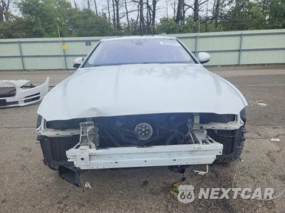 Piąte zdjęcie samochodu w środku: 2017 JAGUAR XE PRESTIGE VIN:SAJAK4BV9HA959564 - miniatura