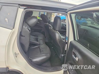 Zdjęcie 11 z 13 samochodu: 2019 JEEP COMPASS LATITUDE VIN:3C4NJCBB4KT677383 - miniatura