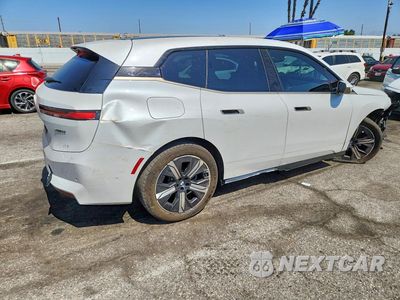 Trzecie zdjęcie samochodu z tyłu: 2026 BMW IX XDRIVE60 VIN:WB553CF0XTCX34973 - miniatura
