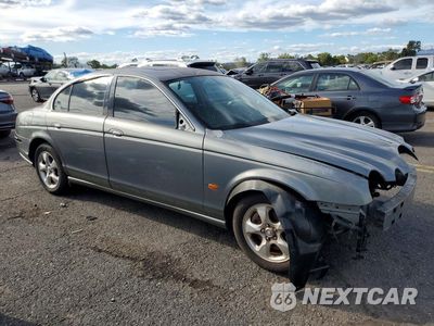Czwarte zdjęcie samochodu z boku: 2002 JAGUAR S-TYPE VIN:SAJDA01N62FM44655 - miniatura