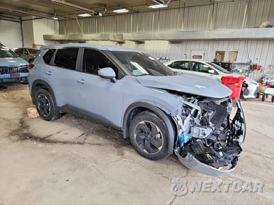 Czwarte zdjęcie samochodu z boku: 2026 NISSAN ROGUE SV VIN:5N1BT3BB3TC690325 - miniatura