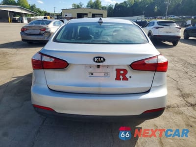 Zdjęcie 6 z 12 samochodu: 2015 KIA FORTE LX VIN:KNAFK4A64F5433800 - miniatura